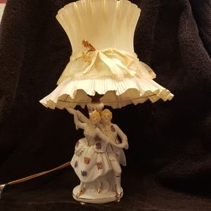 Vintage Victorian dancers lamp